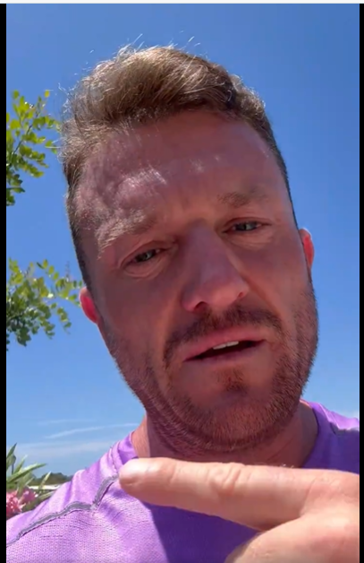 Tommy Robinson on his sunbed again – in £10k a week Portuguese resort