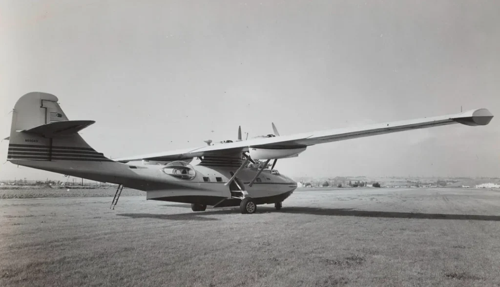 The Catalina Landseaire flying yacht was equipped for land and water-bourne take offs and landings. The aircraft carried a row boat, visible under the wing, as a tender when operating on water