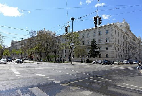 Vienna ‘church choir’ nazi guilty of hundreds of offences gets off with suspended sentence