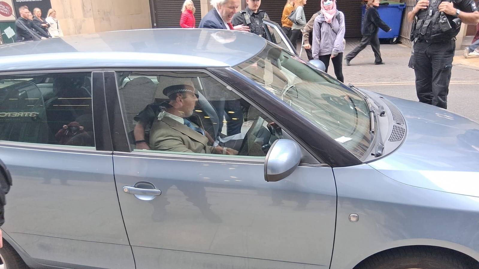 Manchester anti-fascists rout neo-nazi leaders in city centre humiliation